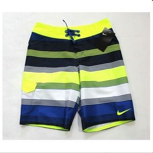 NIKE BOYS SIZE YLG SWIM/BEACH SHORT